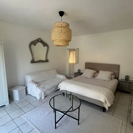 Hébergement de vacances Cabanon Indépendant Confort Avec Terrasse Et Accès Piscine Bormes-les-Mimosas