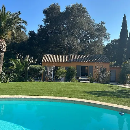 Hébergement de vacances Cabanon Indépendant Confort Avec Terrasse Et Accès Piscine