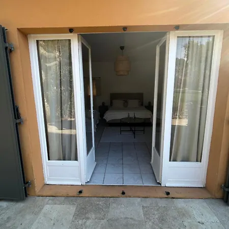Cabanon Independant Confort Avec Terrasse Et Acces Piscine * Bormes-les-Mimosas