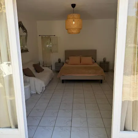 Cabanon Independant Confort Avec Terrasse Et Acces Piscine Ferienhaus