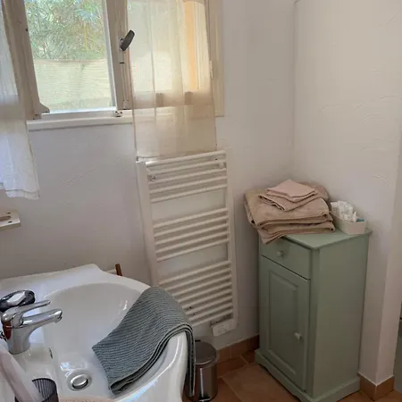 Ferienhaus Cabanon Independant Confort Avec Terrasse Et Acces Piscine Bormes-les-Mimosas