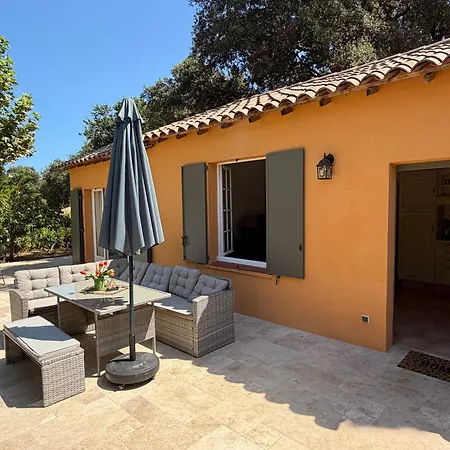 Cabanon Independant Confort Avec Terrasse Et Acces Piscine Ferienhaus